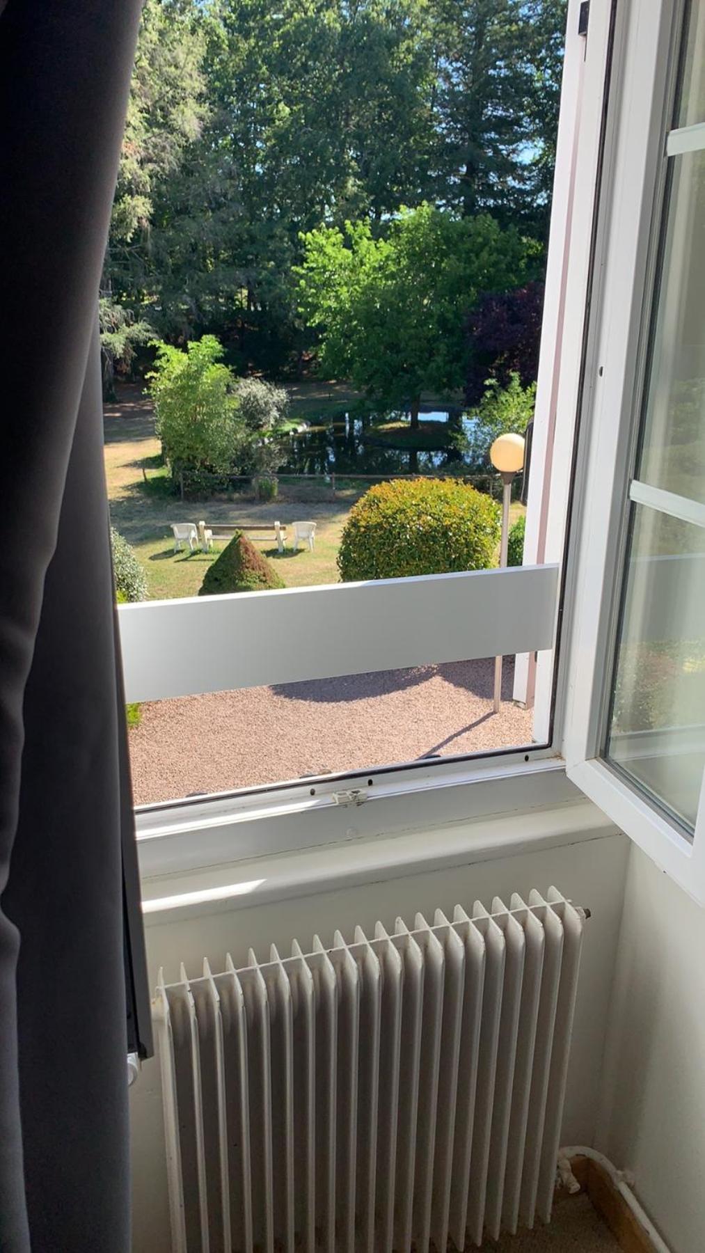 Le Troncais Hotel Saint-Bonnet-Tronçais Екстериор снимка
