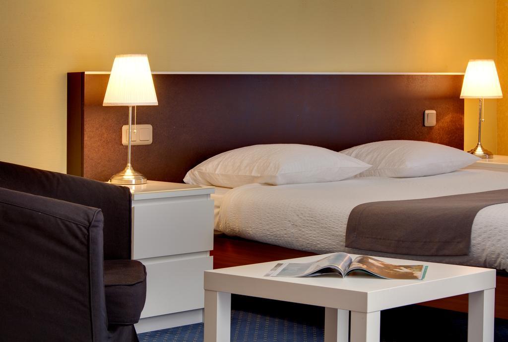 Le Troncais Hotel Saint-Bonnet-Tronçais Екстериор снимка