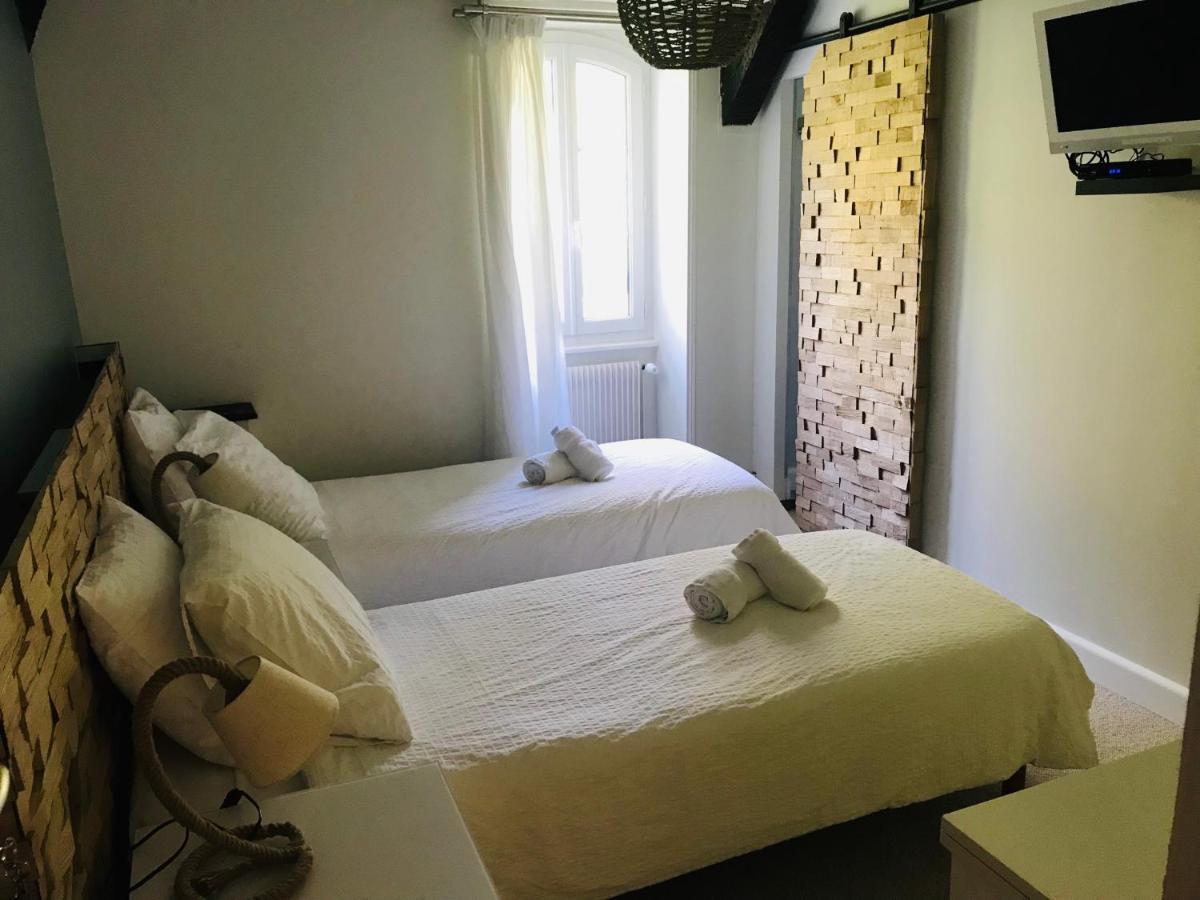 Le Troncais Hotel Saint-Bonnet-Tronçais Екстериор снимка